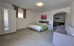 Apartments & Rooms Mila